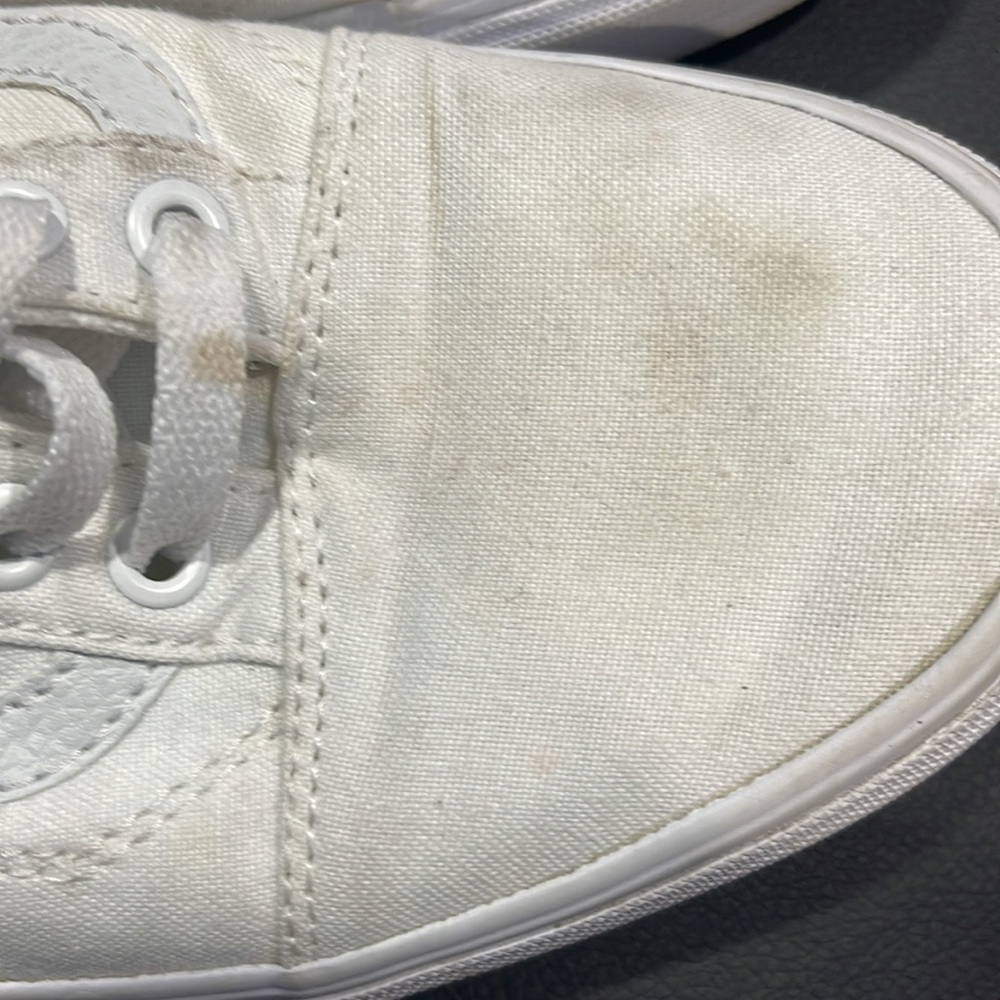 Vans - Picture 5 of 7